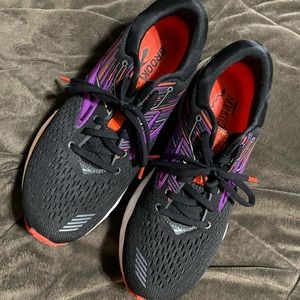 Women’s Brooks Adrenaline size 9.5